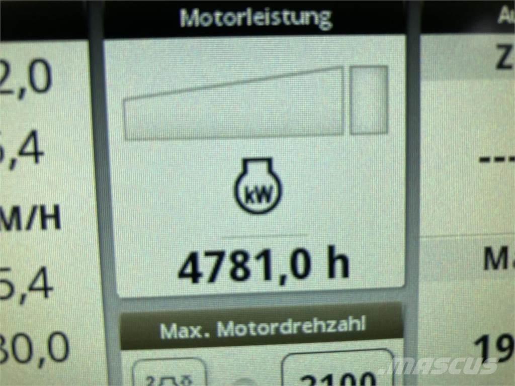 John Deere 6215R 曳引機