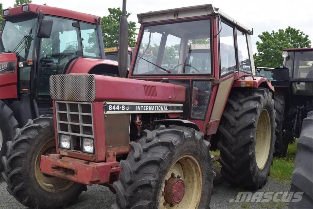 Case IH 844 A/S 曳引機