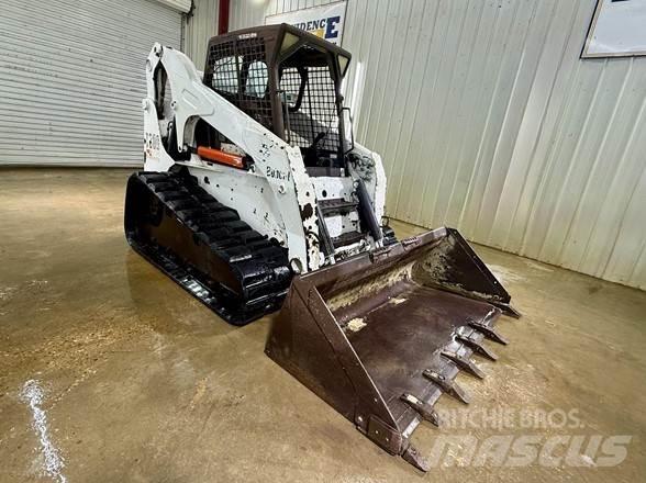 Bobcat T300 滑移轉向裝載機