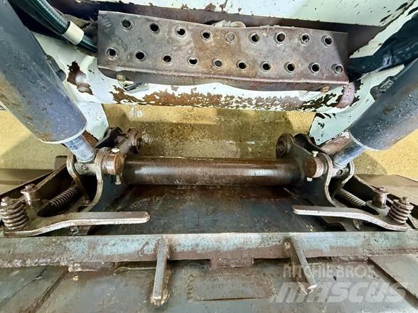 Bobcat T300 滑移轉向裝載機