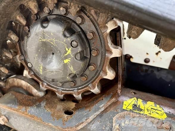 Bobcat T595 滑移轉向裝載機