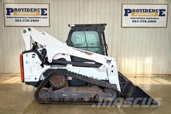 Bobcat T870 滑移轉向裝載機