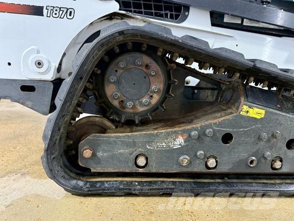 Bobcat T870 滑移轉向裝載機