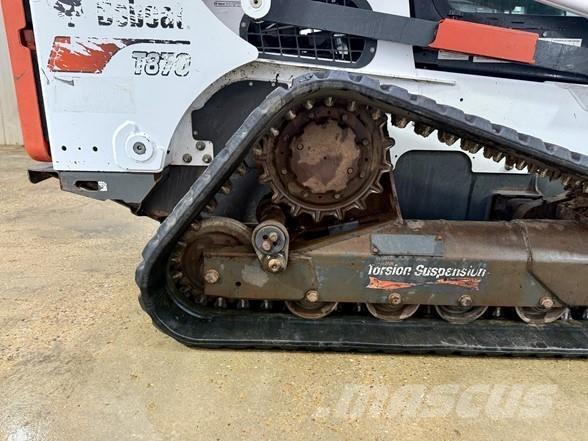 Bobcat T870 滑移轉向裝載機