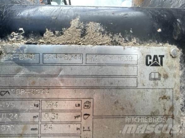 CAT 2548941 鏟斗