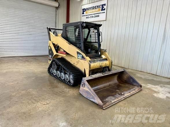 CAT 257 滑移轉向裝載機