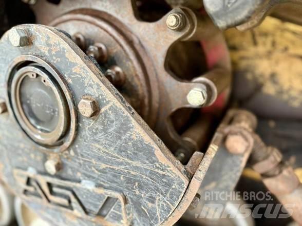CAT 257 滑移轉向裝載機