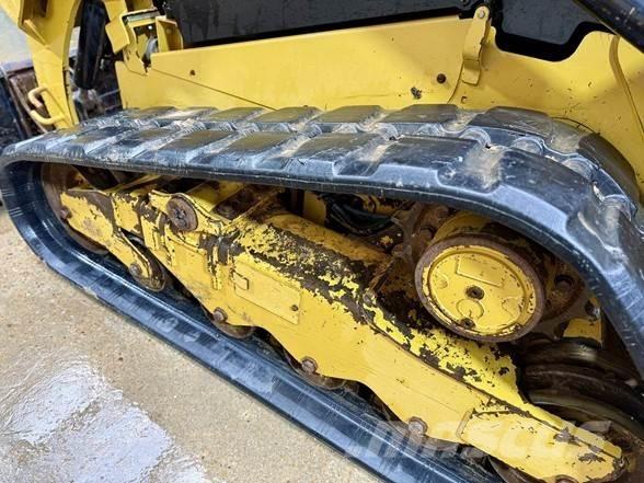 CAT 259D3 滑移轉向裝載機