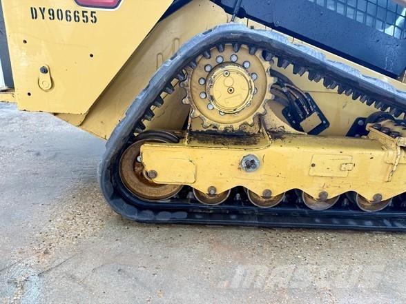 CAT 299D3 滑移轉向裝載機