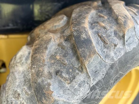 CAT 420D IT 反鏟裝載機