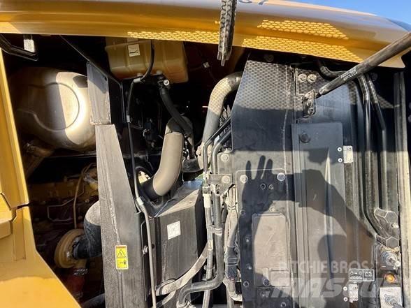 CAT 938M 輪胎式裝載機