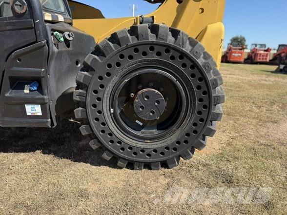 CAT TL1055D 伸縮臂操作車