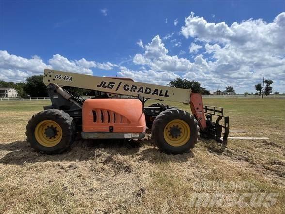 JLG G6-42A 伸縮臂操作車