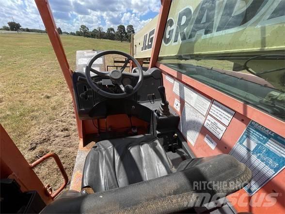 JLG G6-42A 伸縮臂操作車
