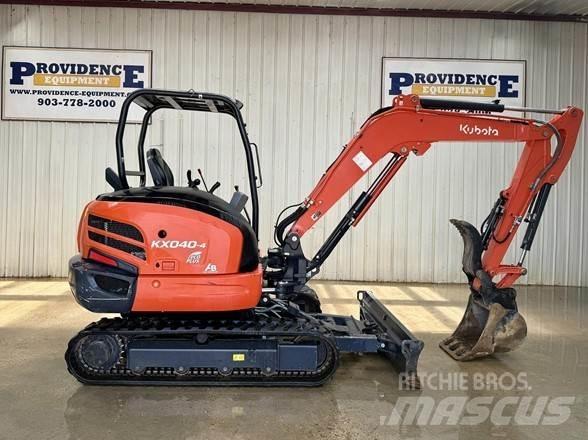 Kubota KX040-4 小型挖土機/掘鑿機<7t(小型挖掘機)