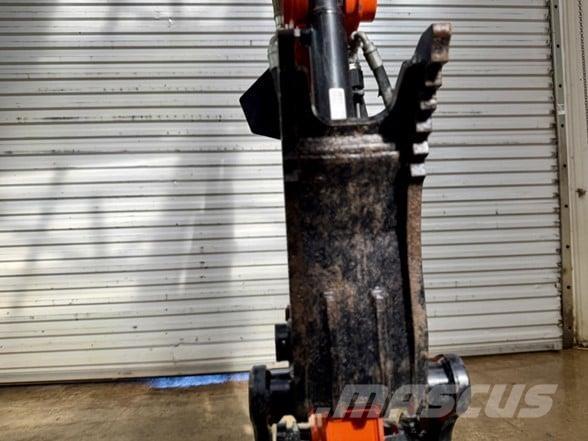 Kubota M62 反鏟裝載機