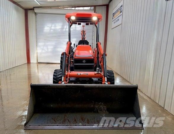 Kubota M62 反鏟裝載機