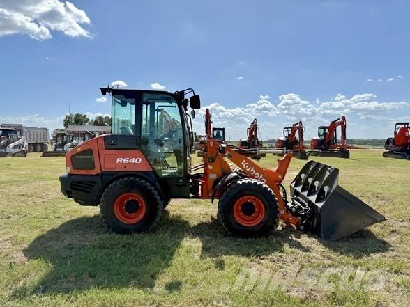 Kubota R640 輪胎式裝載機