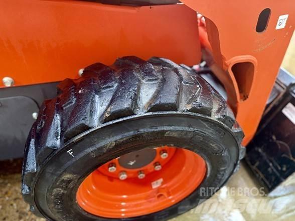 Kubota SSV65 滑移轉向裝載機