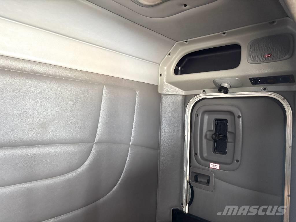 Peterbilt 389 曳引機組件