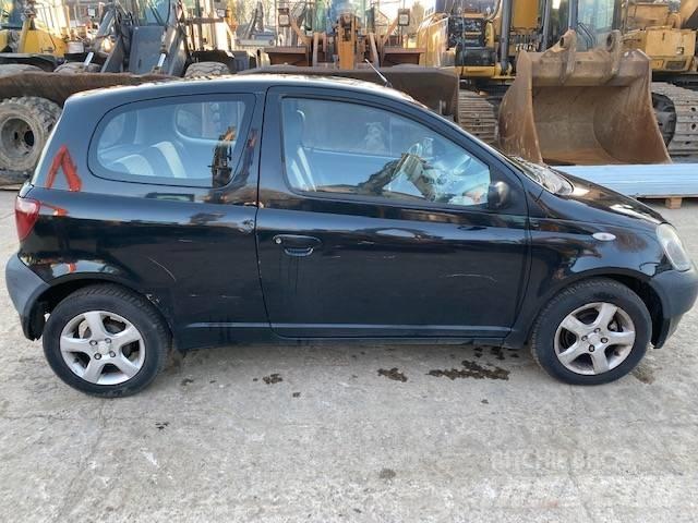 Toyota Yaris 汽車