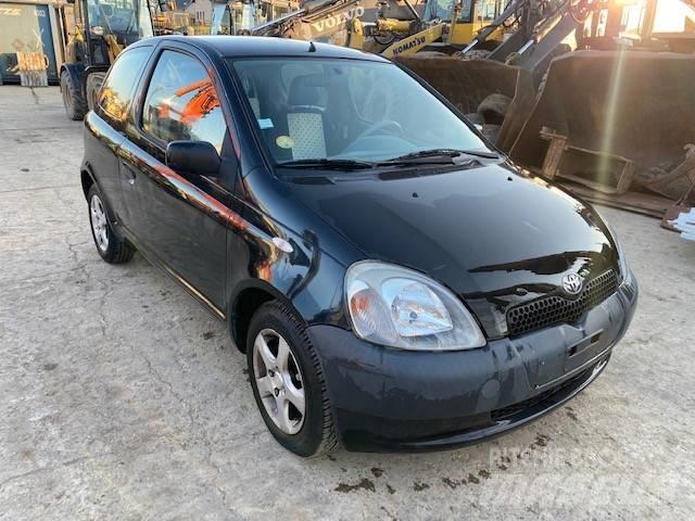 Toyota Yaris 汽車