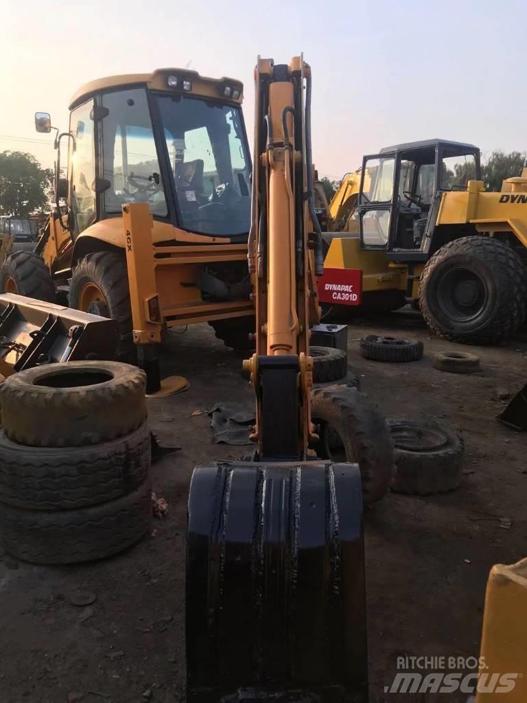 JCB 4CX 反鏟裝載機