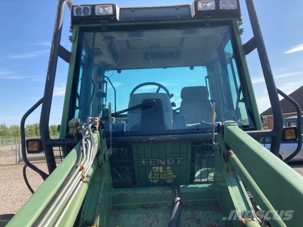 Fendt Xylon 524 前端裝載機和挖掘機