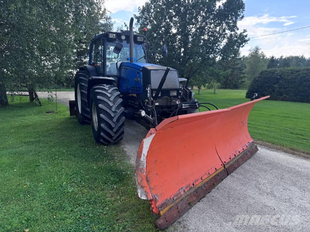 Valtra 8400-4 曳引機