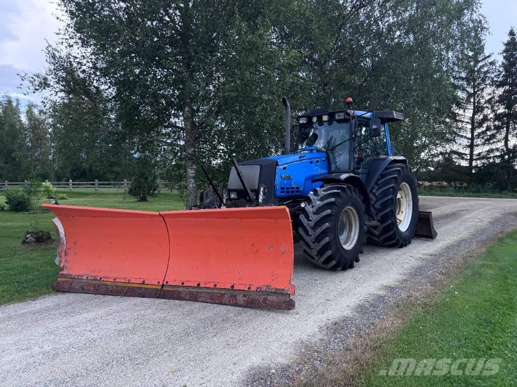 Valtra 8400-4 曳引機