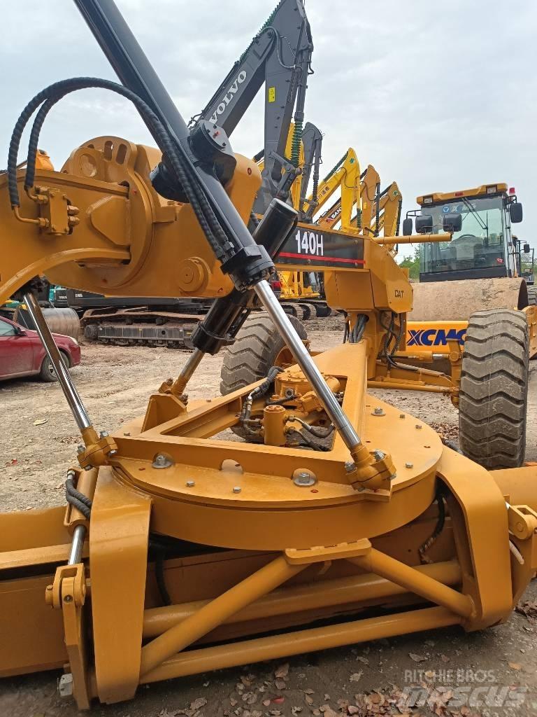 CAT 140 H 平土機