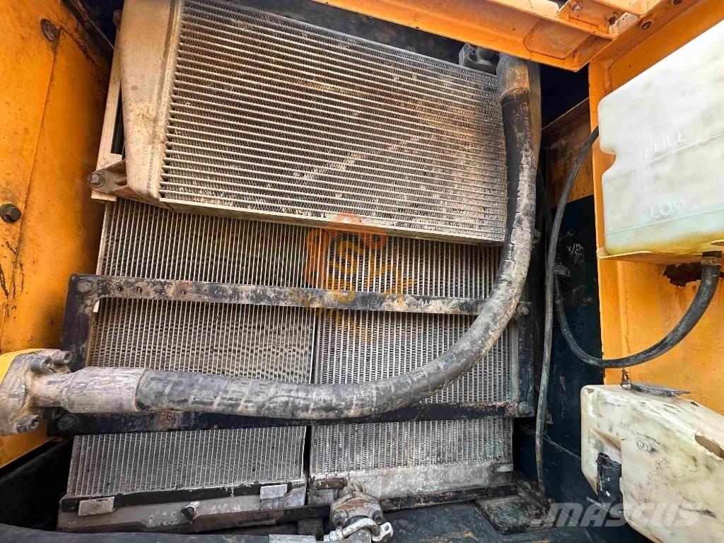 Hyundai Robex 225 履帶式 挖土機/掘鑿機/挖掘機