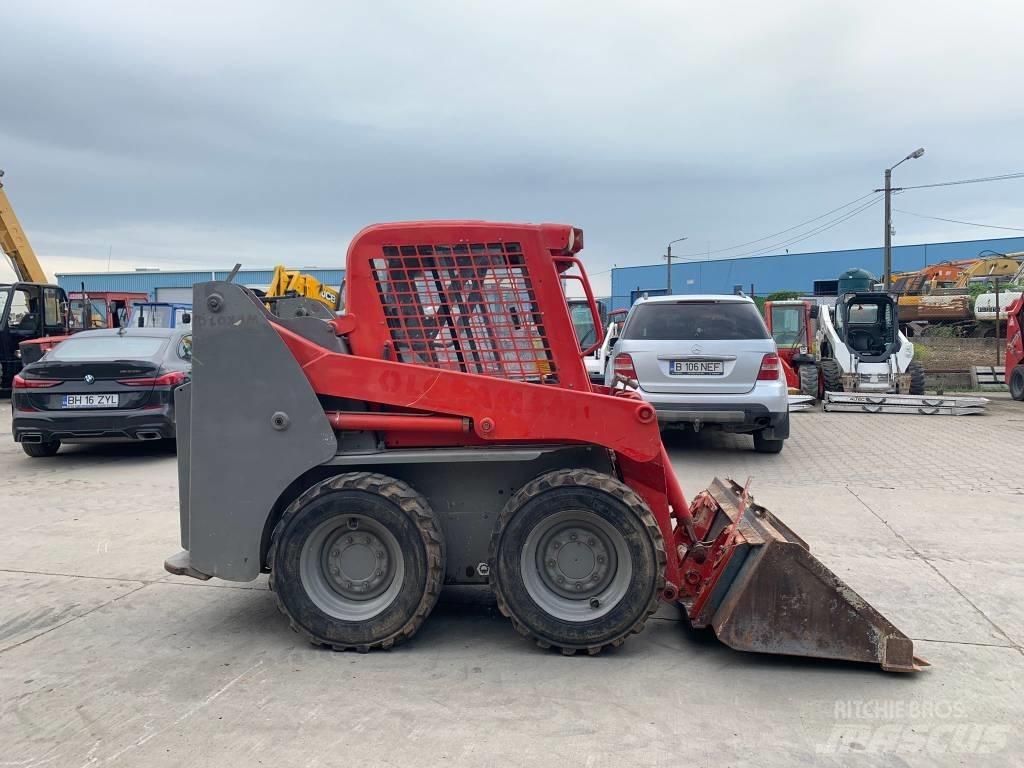 Gehl 4240 滑移轉向裝載機