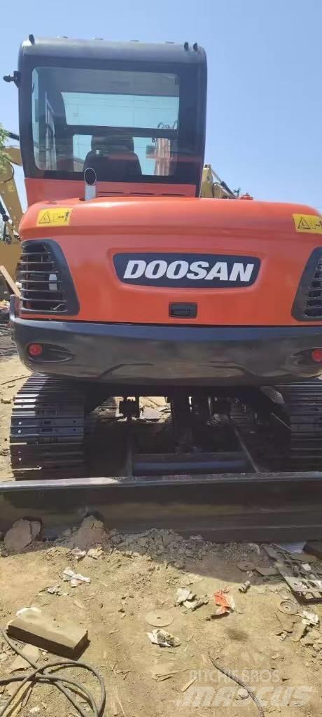 Doosan DX60 小型挖土機/掘鑿機<7t(小型挖掘機)