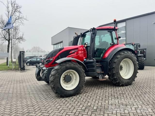 Valtra T144 Hitech 曳引機