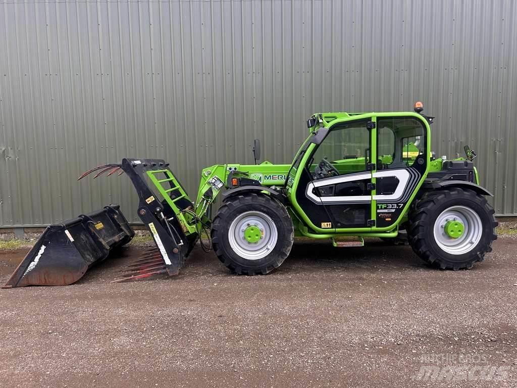 Merlo TF33.7 伸縮臂操作車