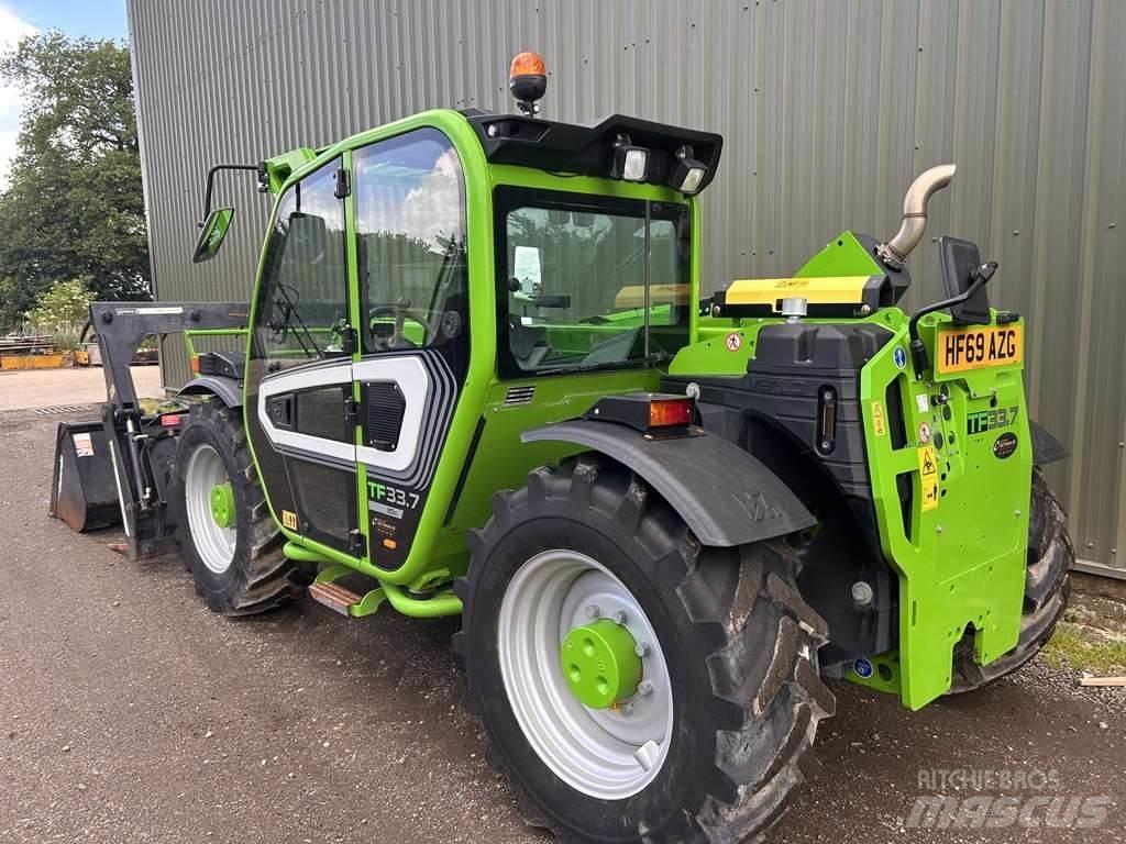 Merlo TF33.7 伸縮臂操作車