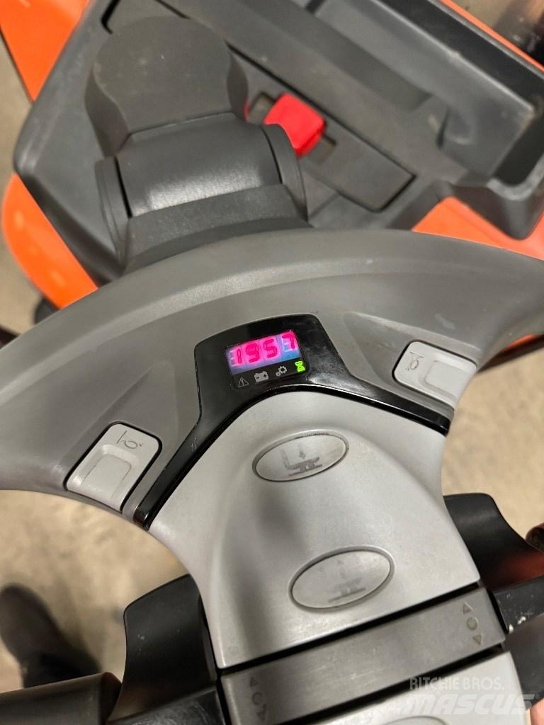 Toyota SWE120L 行走控制式堆積機