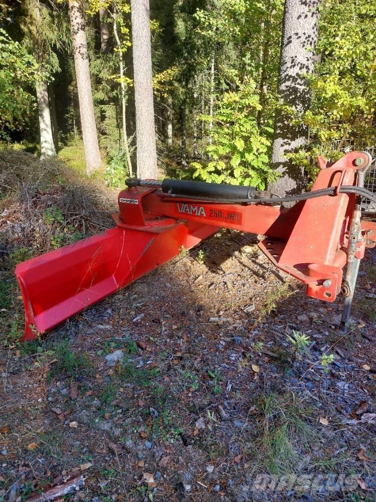 Vama 250 JH 1 刮路機