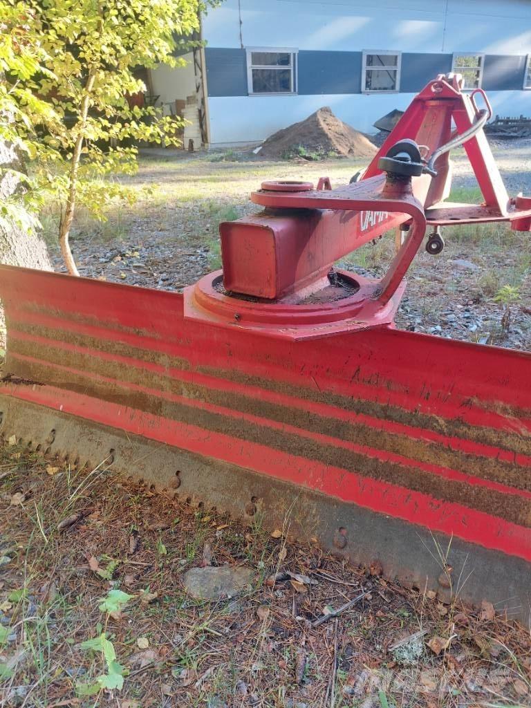 Vama 250 JH 1 刮路機