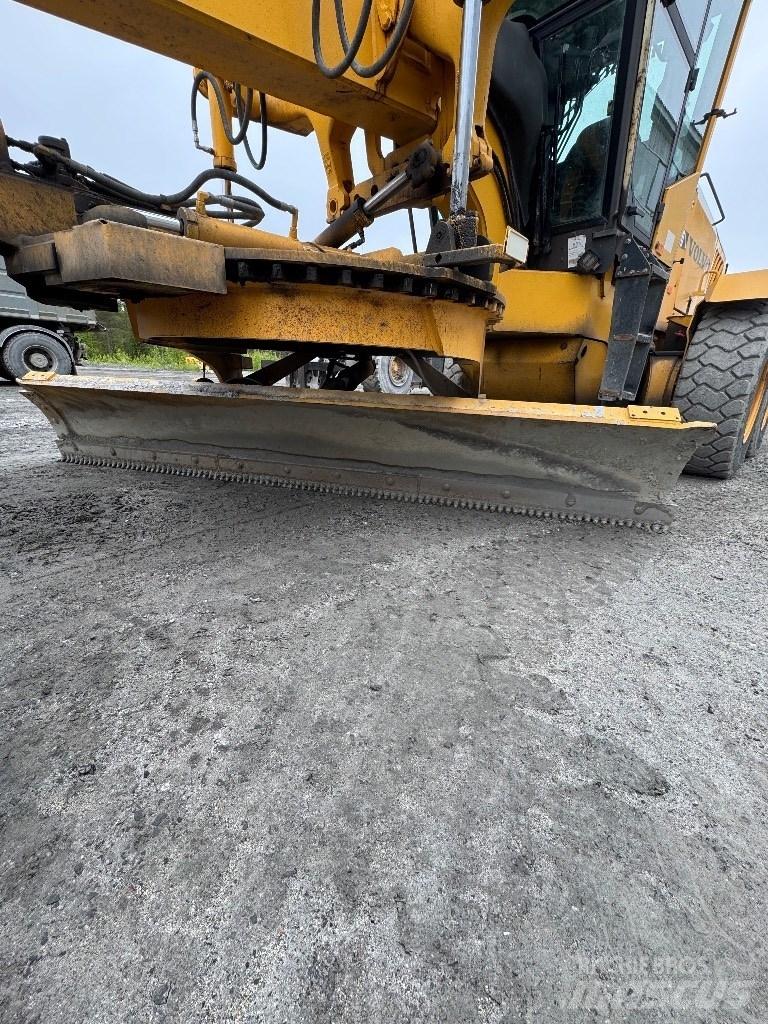 Volvo G 930 平土機