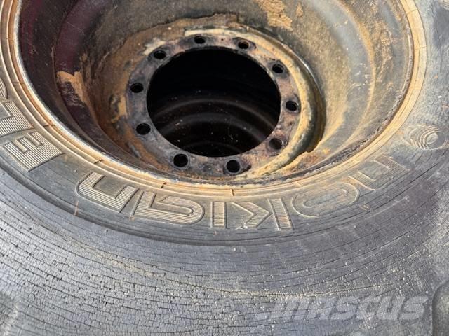Nokian 600/50/22.5 輪胎、車輪和輪圈