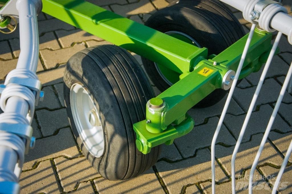 Pronar ZKP800 堆草機