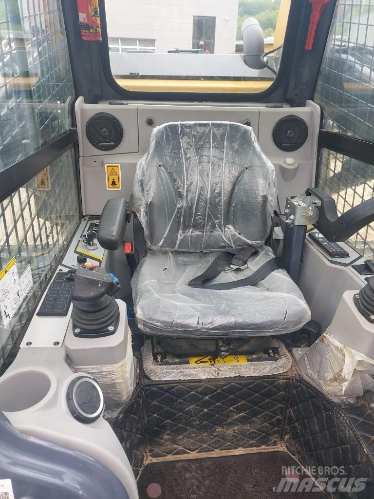 XCMG XC 7-TV12 滑移轉向裝載機