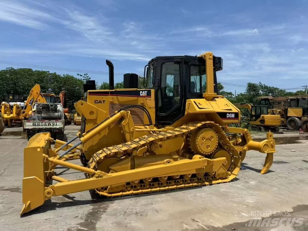 CAT D 6 M 履帶推土機