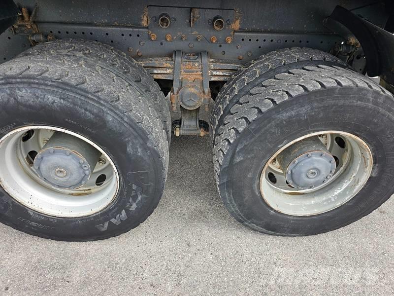 Mercedes-Benz DB3244 傾卸式卡車