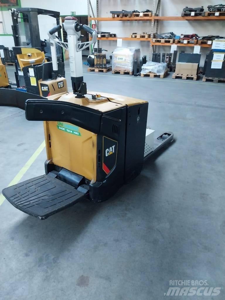 CAT NPV 20 N2 平台型低架升降機