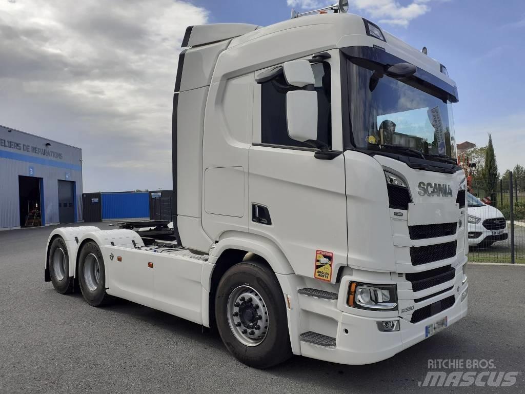 Scania R 590 V8 6x4 曳引機組件