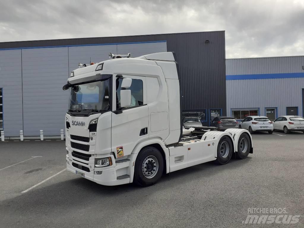 Scania R 590 V8 6x4 曳引機組件
