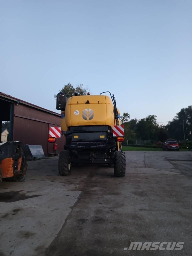 New Holland CX 5090 聯合收穫機